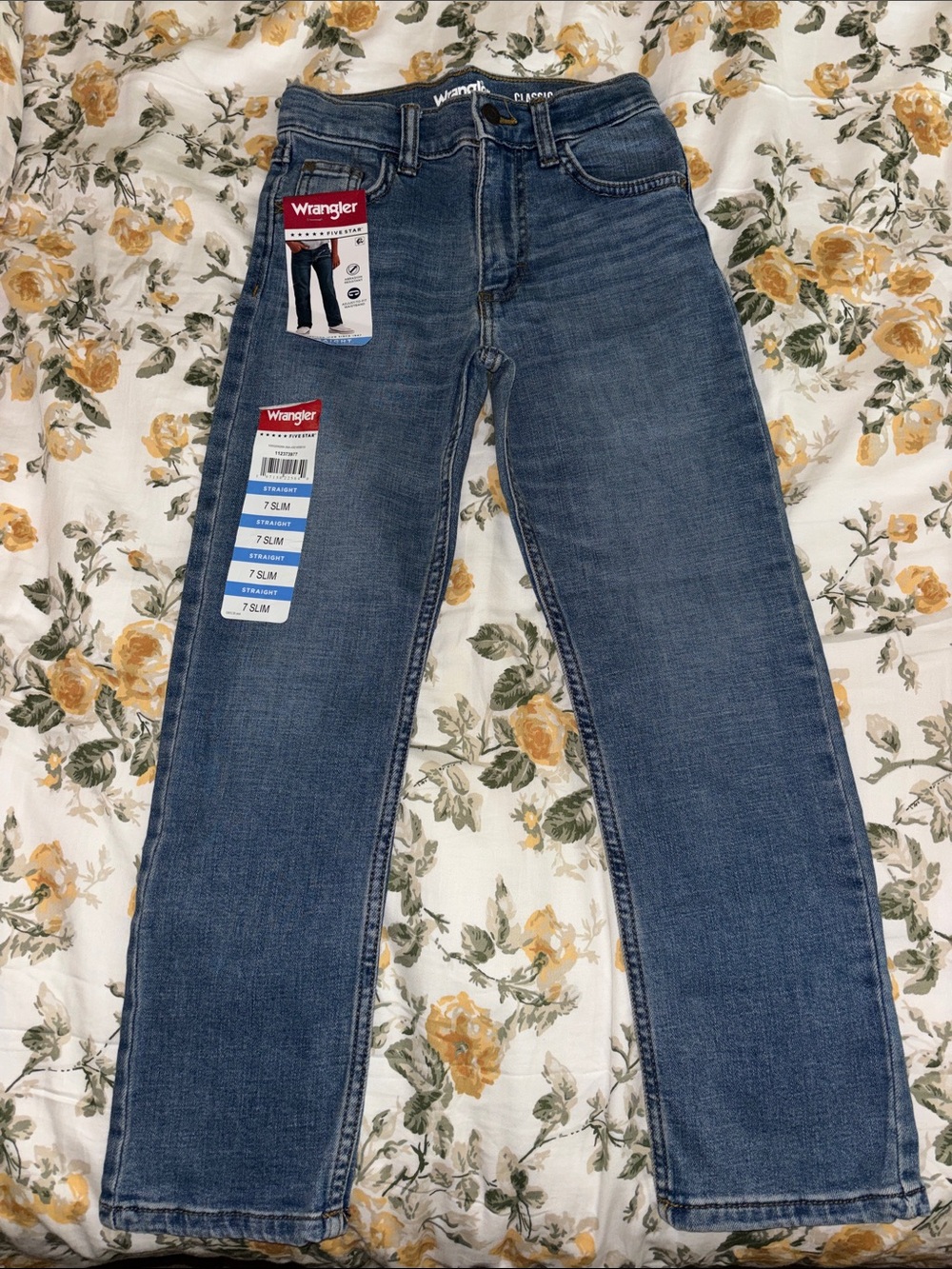 Wrangler Straight Leg Jeans in Medium Blue Wash